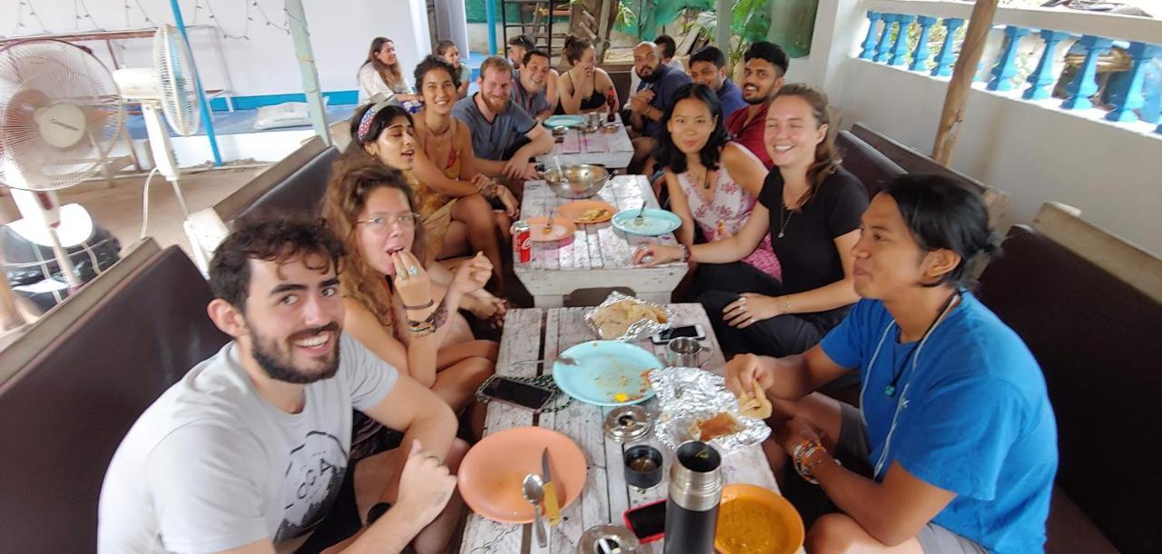 Happy Panda Hostel Arambol Goa ภายนอก รูปภาพ
