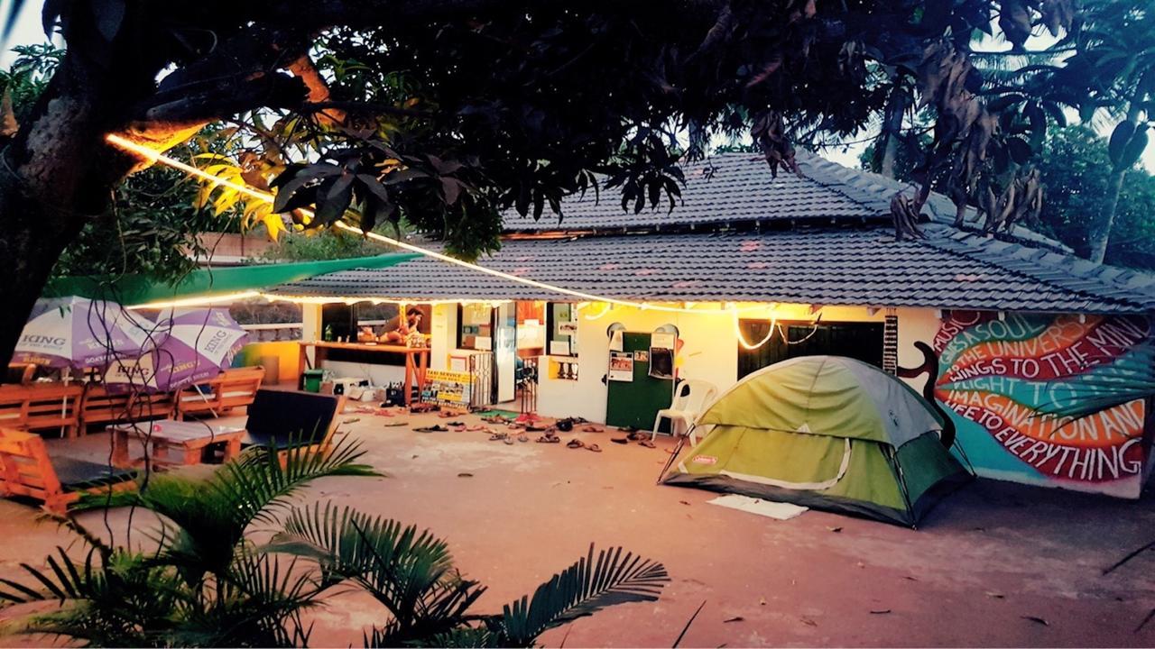 Happy Panda Hostel Arambol Goa ภายนอก รูปภาพ