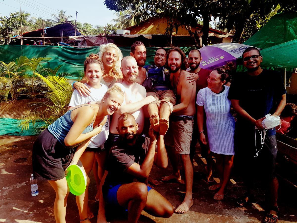 Happy Panda Hostel Arambol Goa ภายนอก รูปภาพ