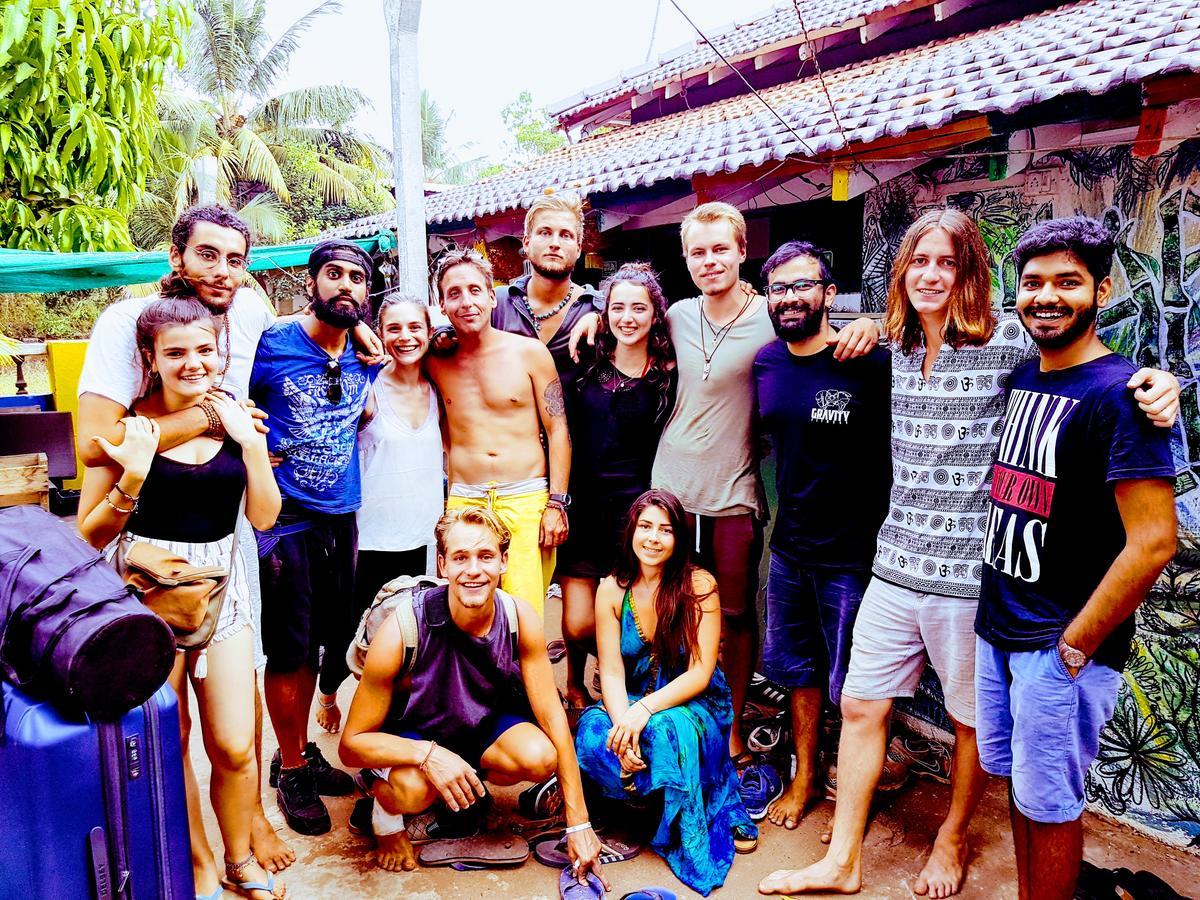 Happy Panda Hostel Arambol Goa ภายนอก รูปภาพ
